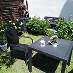 Mit Kleinem Garten *