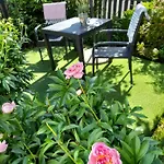 Mit Kleinem Garten Διαμέρισμα *