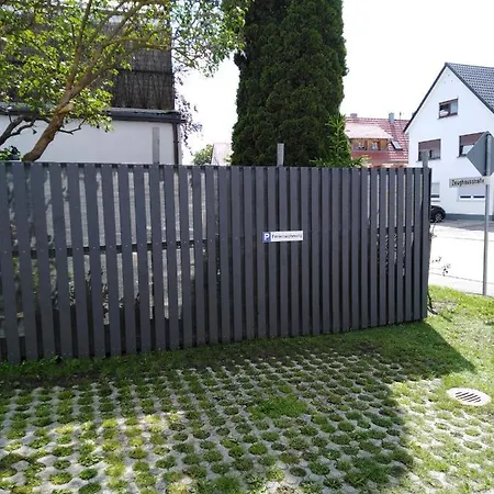 Apartment Mit Kleinem Garten