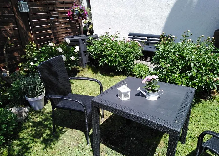 Mit Kleinem Garten *