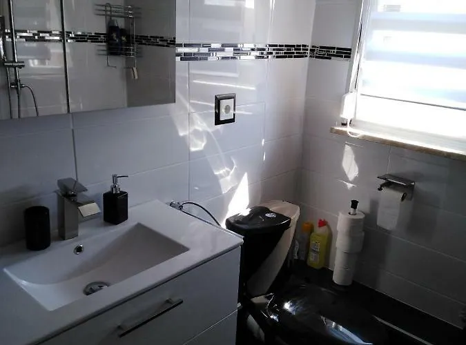 Mit Kleinem Garten Lägenhet